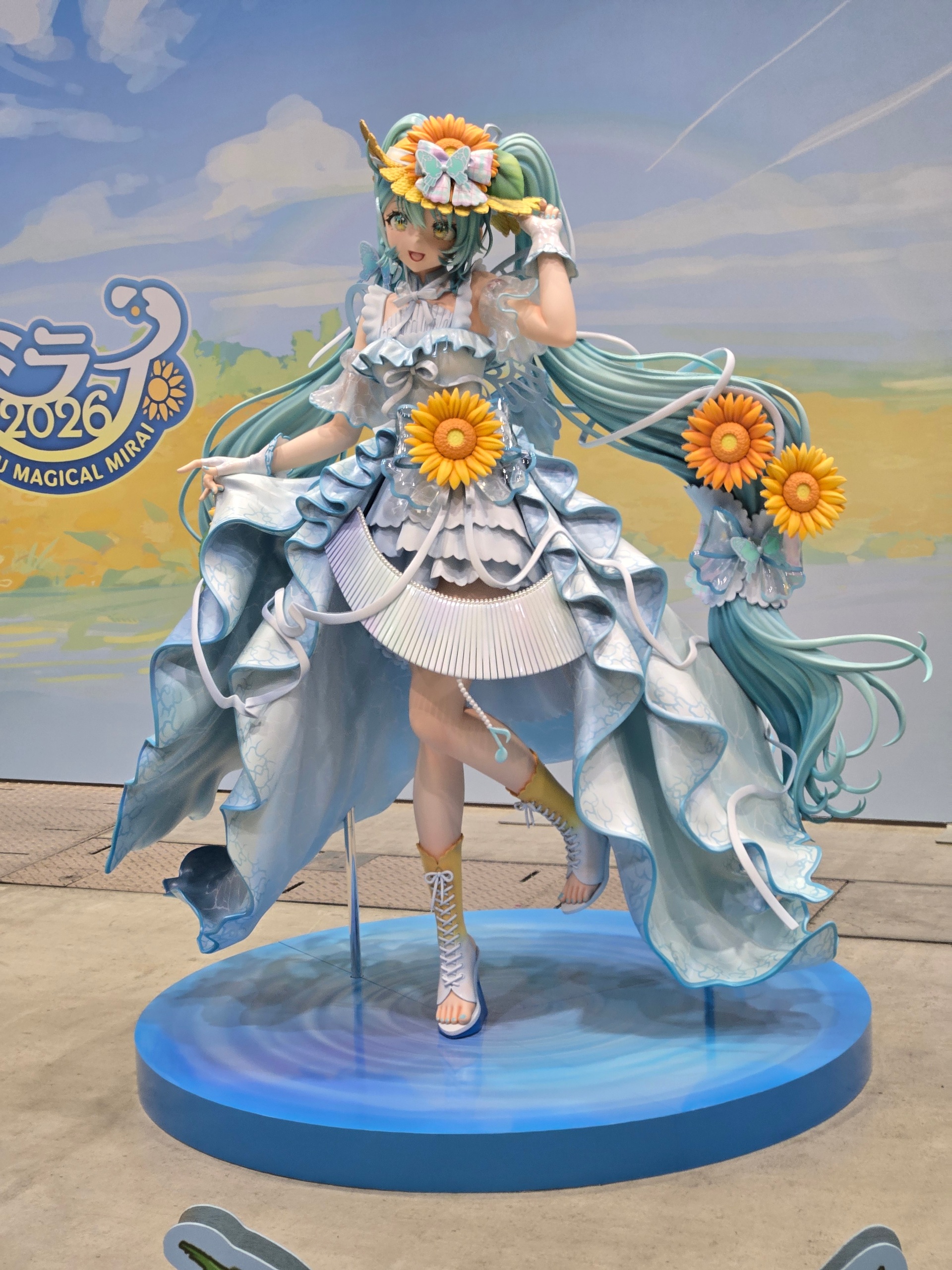 Source image for Magical Mirai 2026 Statue Sunflowers and Blue Dress Animation