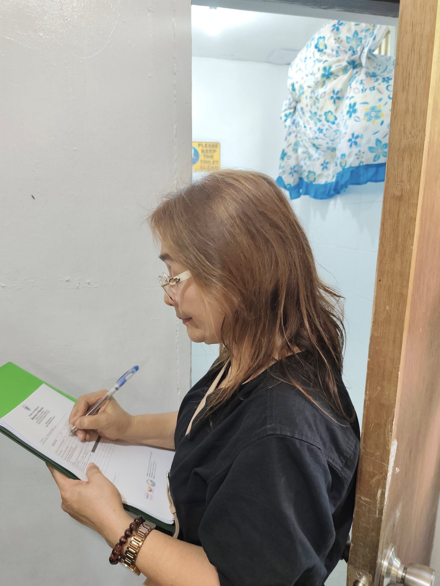 Source image for Woman Turns from Clipboard to Face Front Full Body Shot