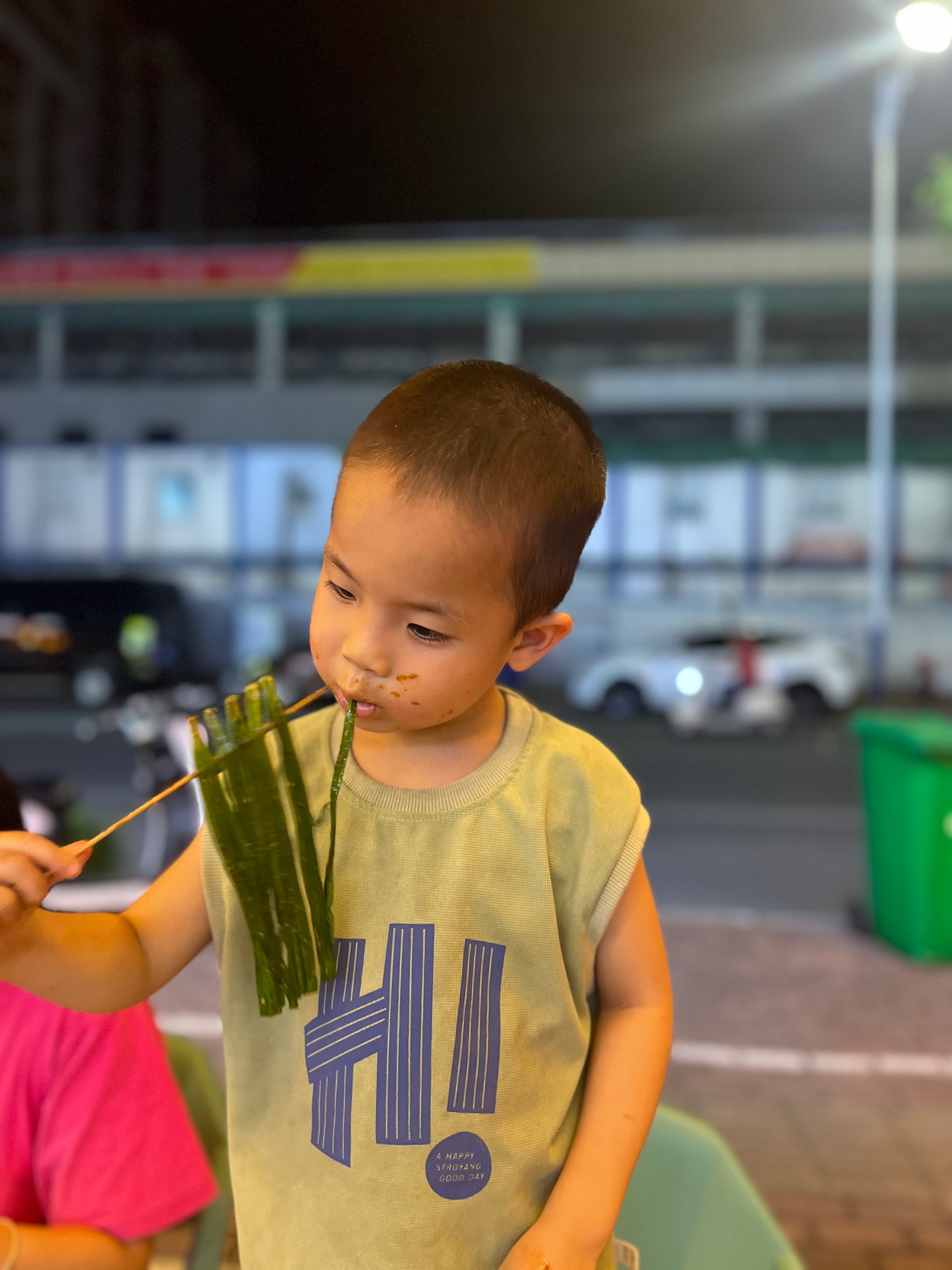Source image for Toddler Struggles with Long Grilled Seaweed Skewer